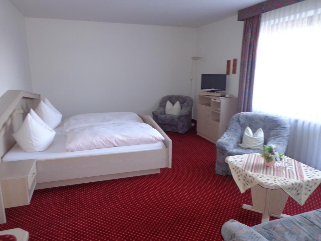 Hotel Am See Neubäu Pokoj fotografie