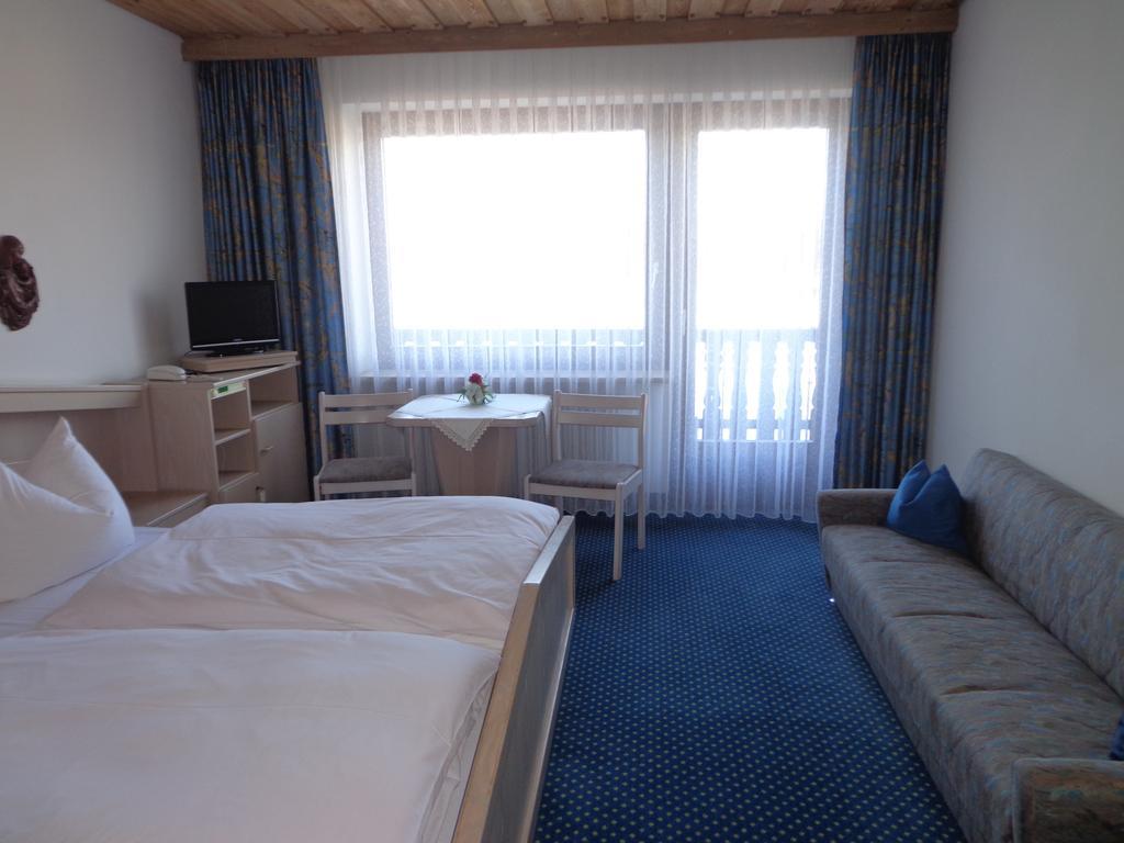 Hotel Am See Neubäu Pokoj fotografie